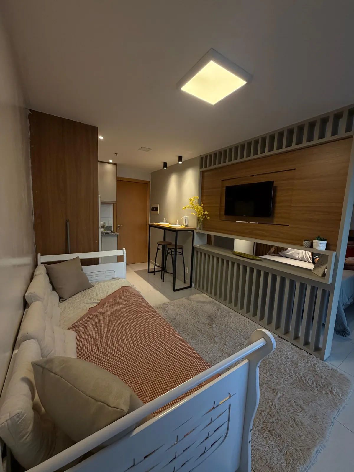 Bancada posta no flat da Bothanic Flats, com vista para a cidade